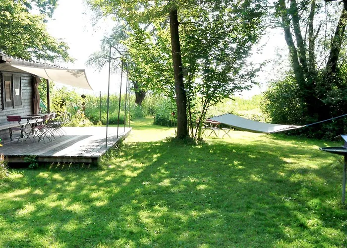 Dom wakacyjny Seegrundstueck Mit Huette & Ruderboot